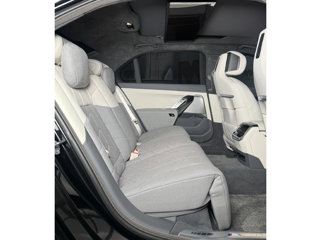 BMW i7 M70* M-Sport* TV* IconicGlow* Massage* SkyLounge - автомобили, коли, обяви за нови и употребявани 10