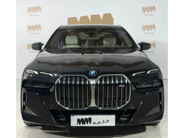 BMW i7 M70* M-Sport* TV* IconicGlow* Massage* SkyLounge - автомобили, коли, обяви за нови и употребявани 3