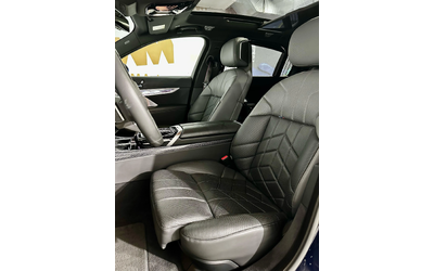 BMW i7 xDrive60* M-Sport* Iconic* Theatre* SkyLounge* Mas - автомобили, коли, обяви за нови и употребявани 7