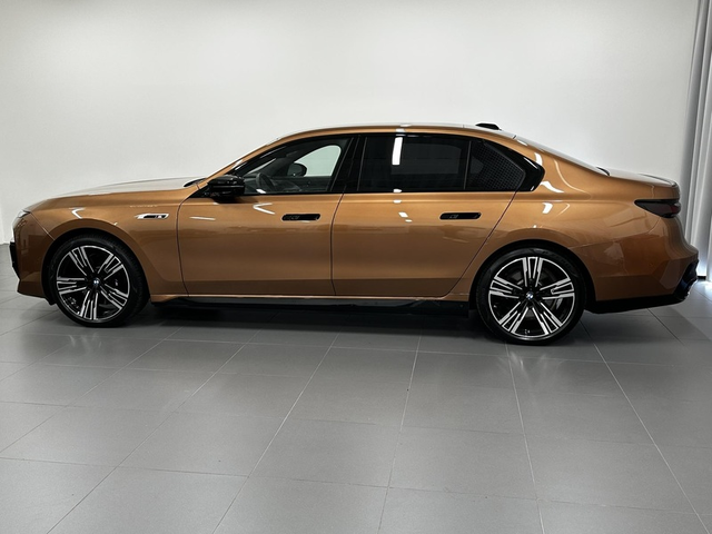 BMW i7 i7 M70 xDrive - автомобили, коли, обяви за нови и употребявани 2