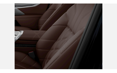 BMW i7 xDrive60 Sedan - автомобили, коли, обяви за нови и употребявани 7