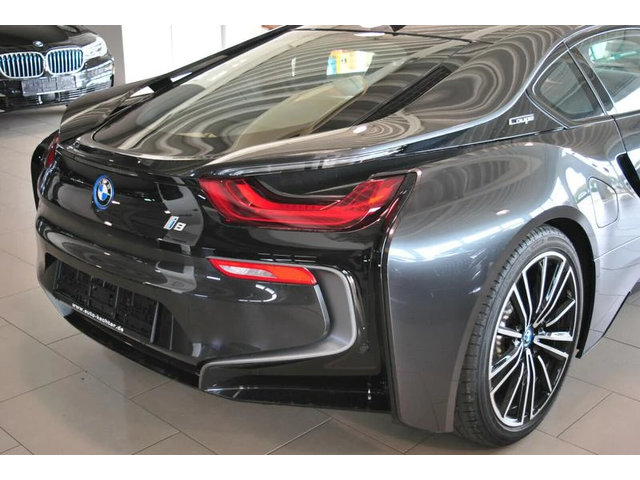 BMW i8 Coupe - автомобили, коли, обяви за нови и употребявани 7