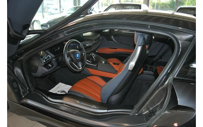 BMW i8 Coupe - автомобили, коли, обяви за нови и употребявани 8