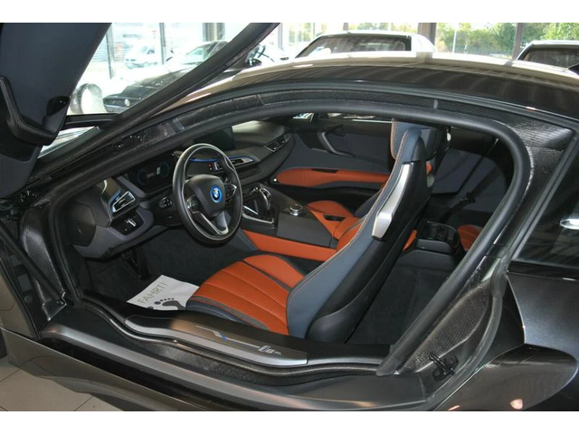 BMW i8 Coupe - автомобили, коли, обяви за нови и употребявани 8