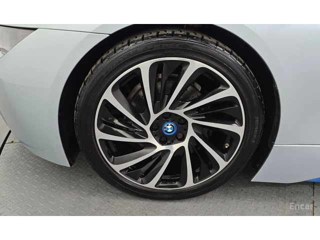 BMW i8 * КОЖА* ПОДГРЕВ* HEAD-UP* FULL* - автомобили, коли, обяви за нови и употребявани 4