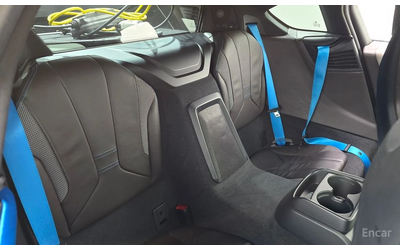 BMW i8 * КОЖА* ПОДГРЕВ* HEAD-UP* FULL* - автомобили, коли, обяви за нови и употребявани 8