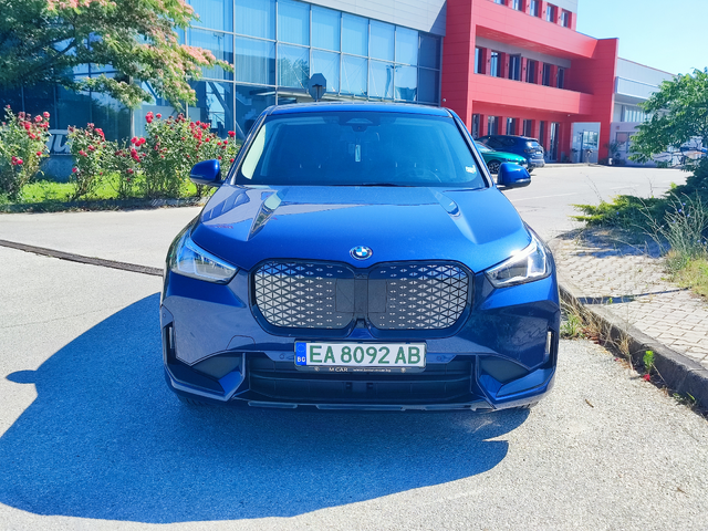 BMW iX 1 XDRIVE30 - автомобили, коли, обяви за нови и употребявани 0