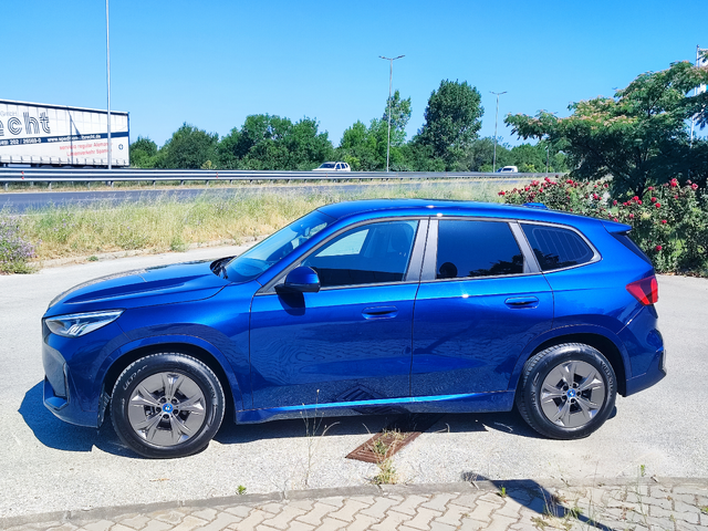 BMW iX 1 XDRIVE30 - автомобили, коли, обяви за нови и употребявани 2