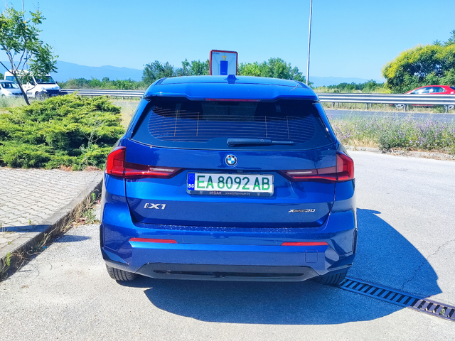 BMW iX 1 XDRIVE30 - автомобили, коли, обяви за нови и употребявани 4