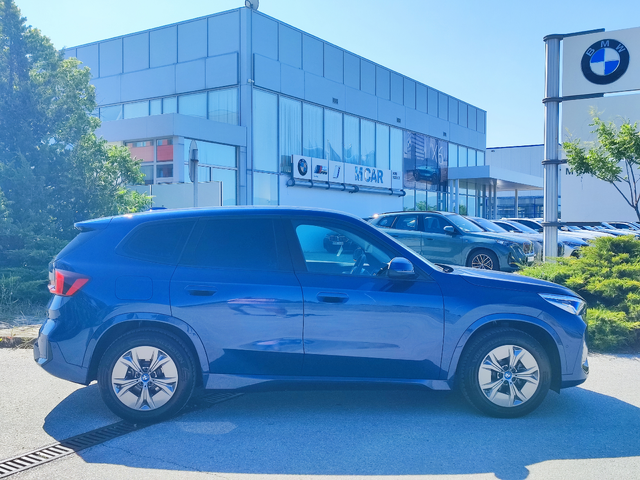 BMW iX 1 XDRIVE30 - автомобили, коли, обяви за нови и употребявани 6