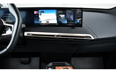 BMW iX M60 - автомобили, коли, обяви за нови и употребявани 9