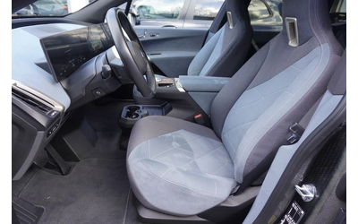 BMW iX xDrive50 - автомобили, коли, обяви за нови и употребявани 7