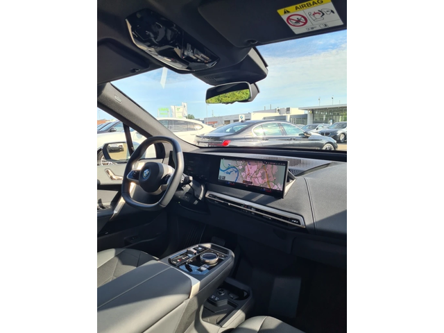 BMW iX xDrive40 - автомобили, коли, обяви за нови и употребявани 5