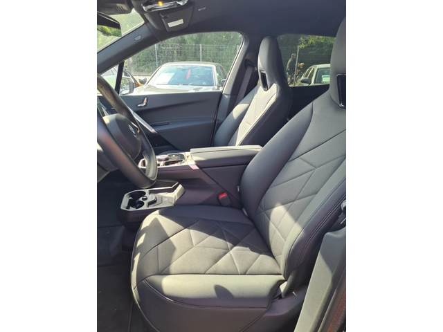 BMW iX xDrive40 - автомобили, коли, обяви за нови и употребявани 6