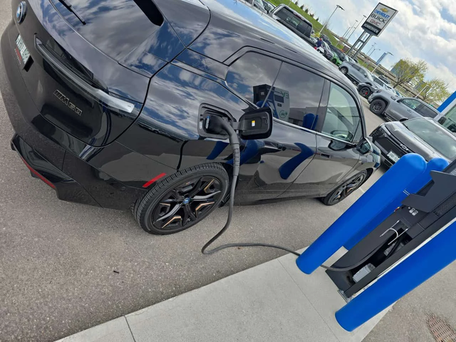 BMW iX * M60 * 360 * ДИСТРОНИК * 2 КЛЮЧА - автомобили, коли, обяви за нови и употребявани 2