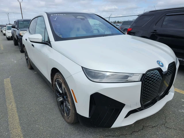BMW iX XDRIVE50| HARMAN KARDON| PANO| ОБДУХВАНЕ| 2 КЛЮЧА| - автомобили, коли, обяви за нови и употребявани 1