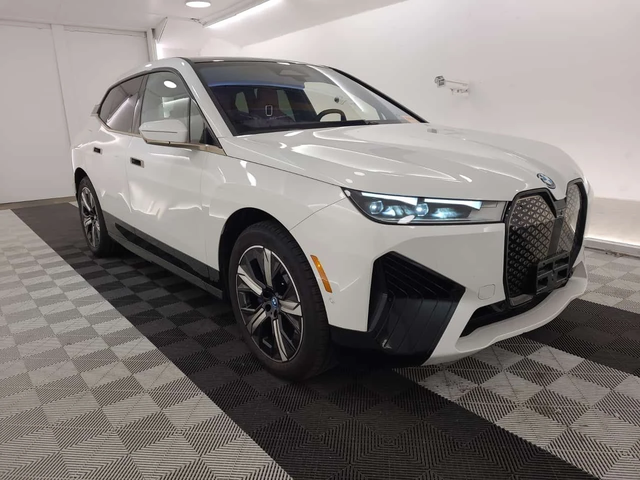 BMW iX XDRIVE50| HARMAN KARDON| HUD| 360| PANO| 2 КЛЮЧА| - автомобили, коли, обяви за нови и употребявани 1