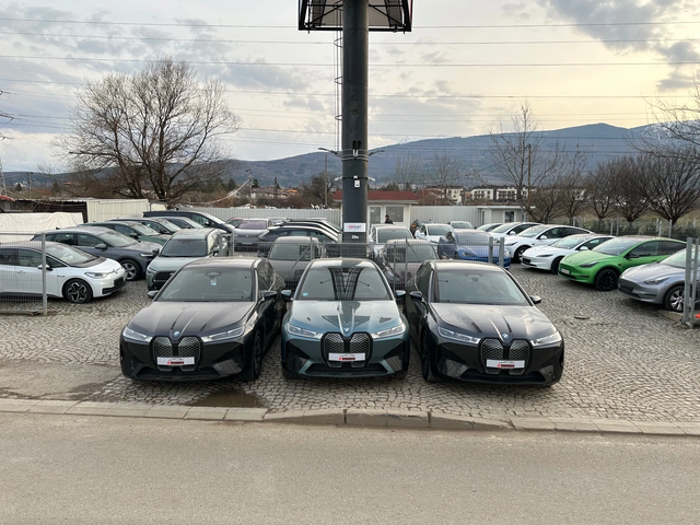 BMW iX 40/xDrive/M60-paket/Laze - автомобили, коли, обяви за нови и употребявани 1
