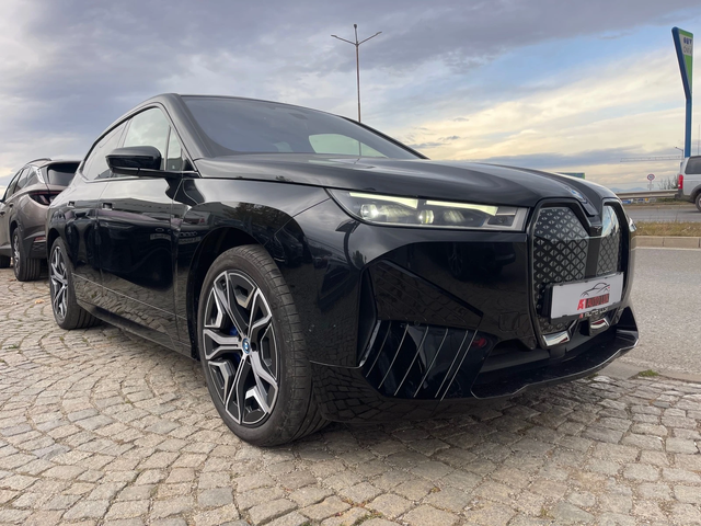 BMW iX 40/xDrive/M60-paket/Laze - автомобили, коли, обяви за нови и употребявани 4