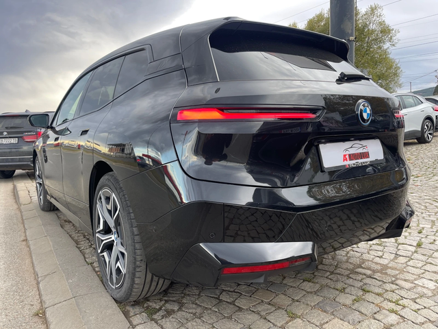 BMW iX 40/xDrive/M60-paket/Laze - автомобили, коли, обяви за нови и употребявани 7