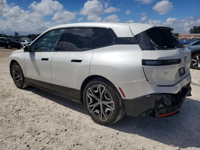 BMW iX XDRIVE50 - автомобили, коли, обяви за нови и употребявани 3