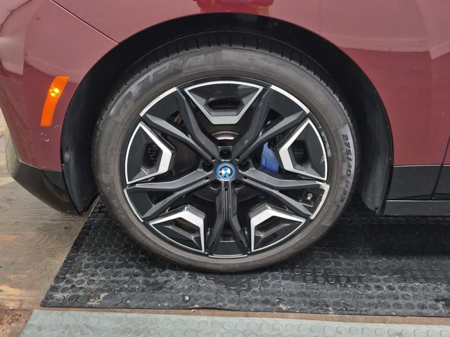 BMW iX xDrive50 - автомобили, коли, обяви за нови и употребявани 6