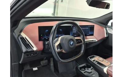 BMW iX xDrive50 - автомобили, коли, обяви за нови и употребявани 9