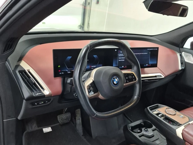 BMW iX xDrive50 - автомобили, коли, обяви за нови и употребявани 9