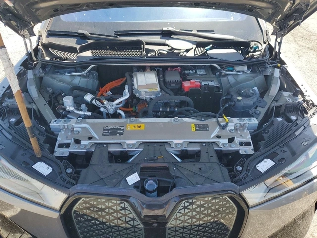 BMW iX XDRIVE50 - автомобили, коли, обяви за нови и употребявани 11