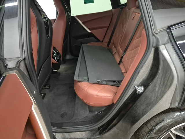 BMW iX - автомобили, коли, обяви за нови и употребявани 9