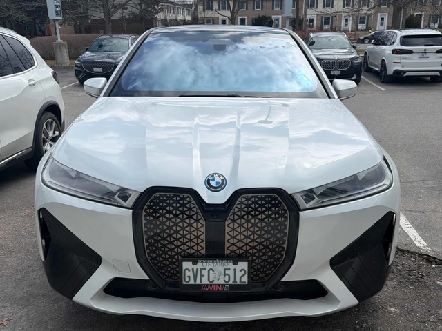 BMW iX xDrive50 - автомобили, коли, обяви за нови и употребявани 5