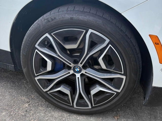 BMW iX xDrive50 - автомобили, коли, обяви за нови и употребявани 6