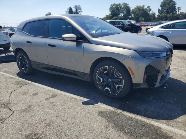 BMW iX XDRIVE50 - автомобили, коли, обяви за нови и употребявани 2