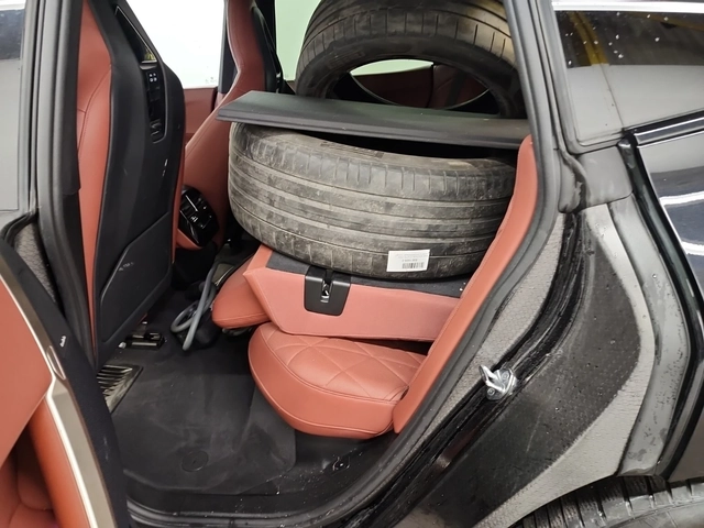BMW iX xDrive40 2023 | Carfax - автомобили, коли, обяви за нови и употребявани 13