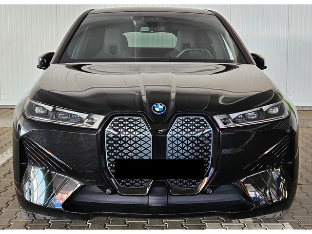 BMW iX iX xDrive40 - автомобили, коли, обяви за нови и употребявани 1