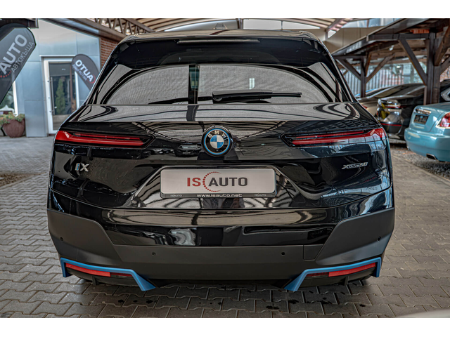 BMW IX xDrive 50/Harman Kardon/HuD/Камера 360/Амбиент/Laser light/ - автомобили, коли, обяви за нови и употребявани 3