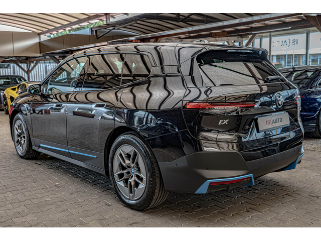 BMW IX xDrive 50/Harman Kardon/HuD/Камера 360/Амбиент/Laser light/ - автомобили, коли, обяви за нови и употребявани 4