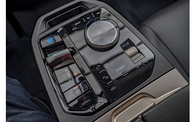 BMW IX xDrive 50/Harman Kardon/HuD/Камера 360/Амбиент/Laser light/ - автомобили, коли, обяви за нови и употребявани 9