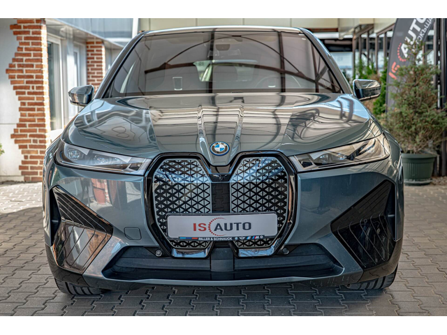 BMW IX xDrive 50/Harman Kardon/Swarovski/Design/Камера 360/Ambient/ - автомобили, коли, обяви за нови и употребявани 0