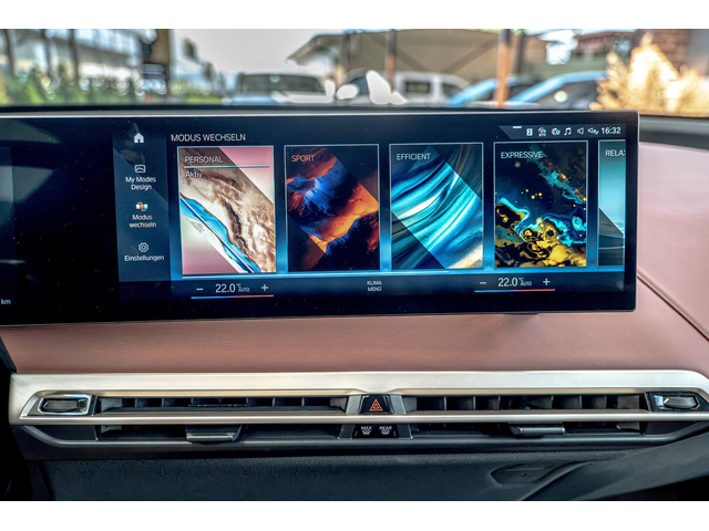 BMW IX xDrive 50/Harman Kardon/Swarovski/Design/Камера 360/Ambient/ - автомобили, коли, обяви за нови и употребявани 13
