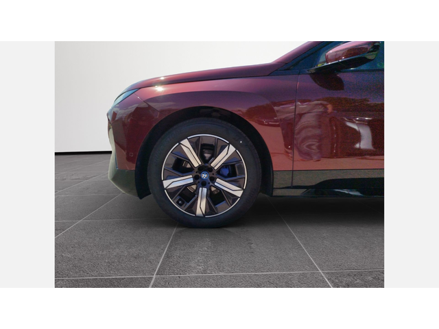 BMW iX xDrive40 - автомобили, коли, обяви за нови и употребявани 4