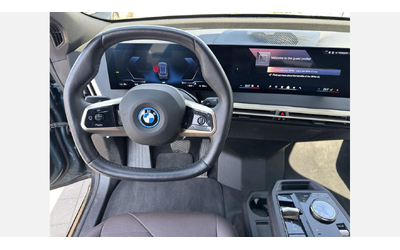 BMW iX xDrive40 - автомобили, коли, обяви за нови и употребявани 10