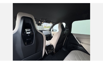 BMW iX xDrive40 - автомобили, коли, обяви за нови и употребявани 10