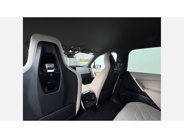 BMW iX xDrive40 - автомобили, коли, обяви за нови и употребявани 10