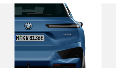 BMW iX xDrive40 - автомобили, коли, обяви за нови и употребявани 6