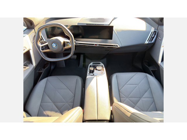 BMW iX xDrive40 - автомобили, коли, обяви за нови и употребявани 6