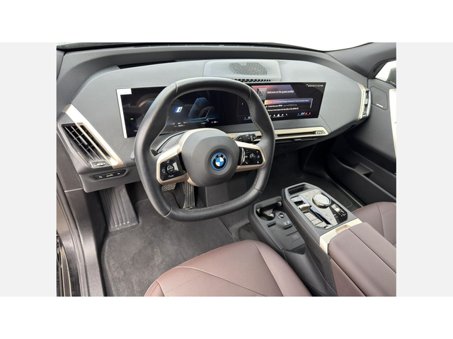 BMW iX xDrive40 - автомобили, коли, обяви за нови и употребявани 5