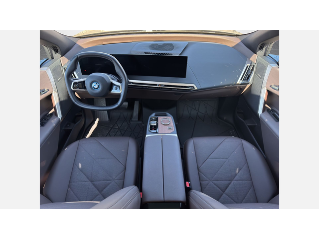 BMW iX xDrive40 - автомобили, коли, обяви за нови и употребявани 6