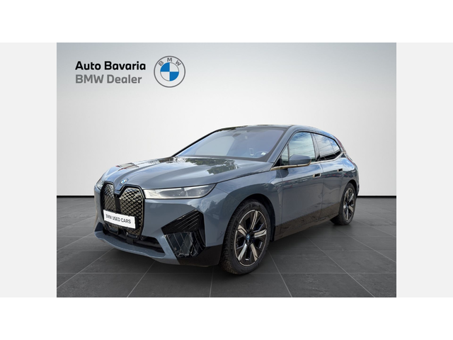 BMW iX xDrive40 - автомобили, коли, обяви за нови и употребявани 0