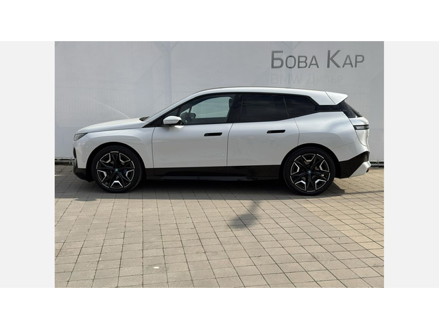 BMW iX xDrive40 - автомобили, коли, обяви за нови и употребявани 2